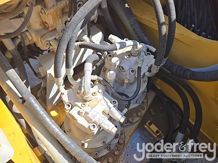 2011-deere-450d-lc-image-52