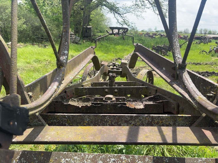 pull-type-road-grader-image-35