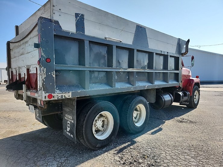 1971-ih-2010a-truck-image-16