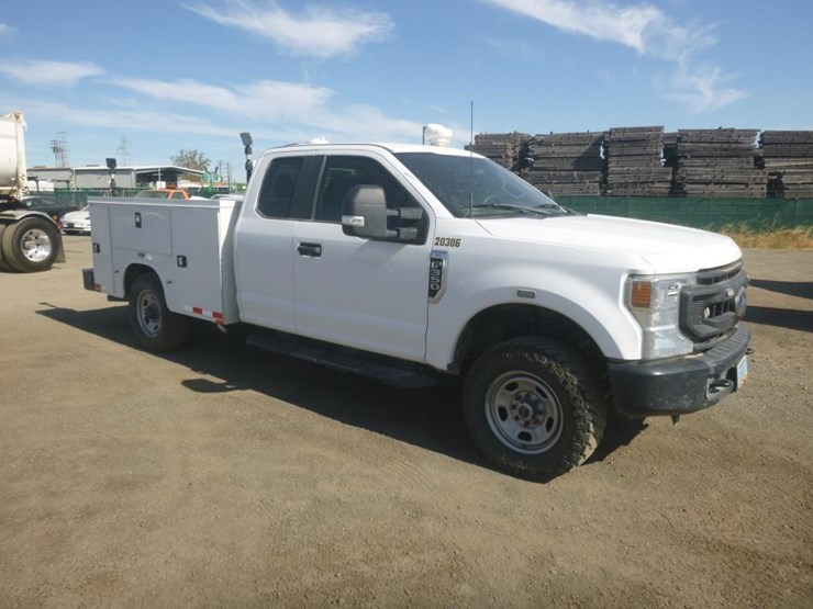2022-ford-f350-image-2