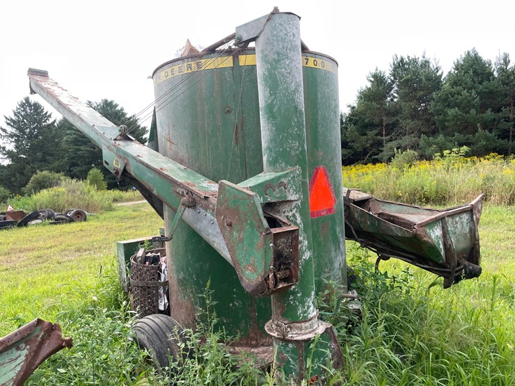 john-deere-700-image-5