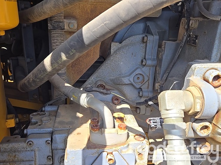 2011-deere-450d-lc-image-35