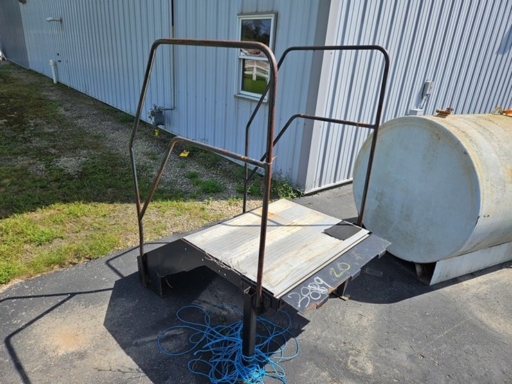 #165-•-portable-step-&-deck-image-7