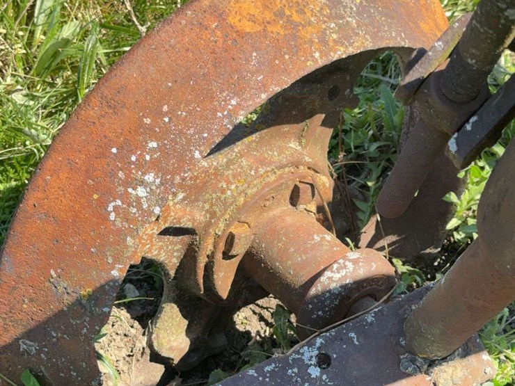 john-deere-disc-plow-image-11
