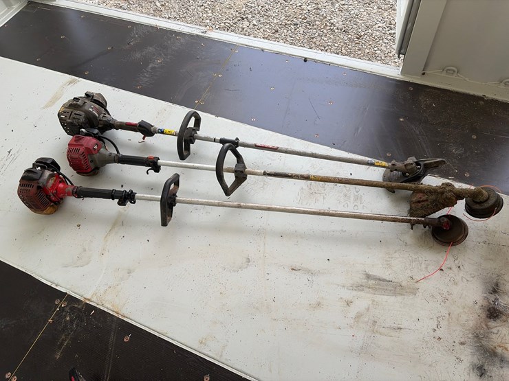 #36-•-3-gas-string-trimmers-image-1