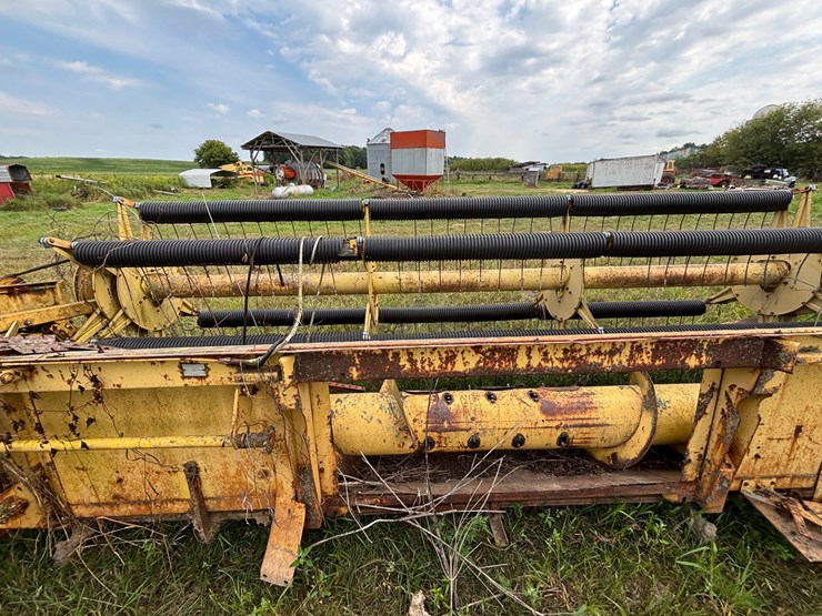 new-holland-960-image-11