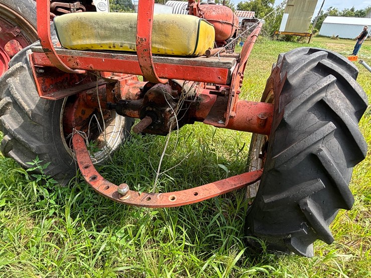 #2568-•-allis-chalmers-c-narrow-front-tractor-image-7