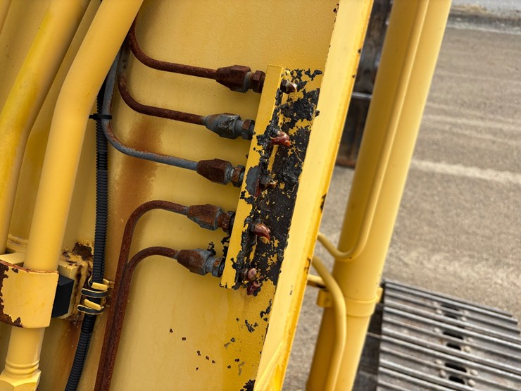 2010-komatsu-pc160-lc-8-image-23