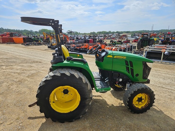 #175-•-john-deere-3032-4x4-tractor-image-6