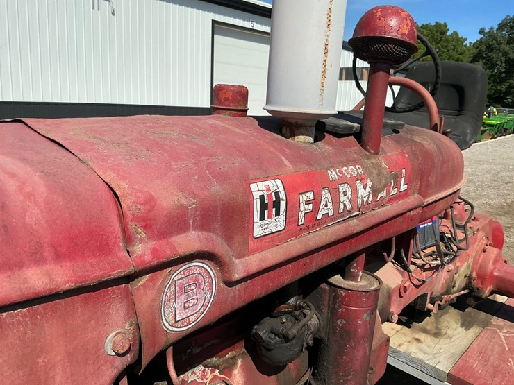 1946-case-ih-farmall-b-image-10