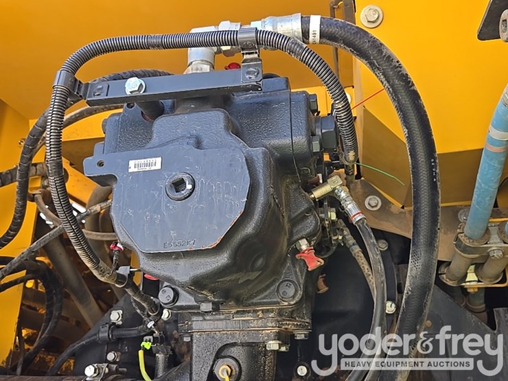 2023-komatsu-pc360-lc-11-image-33