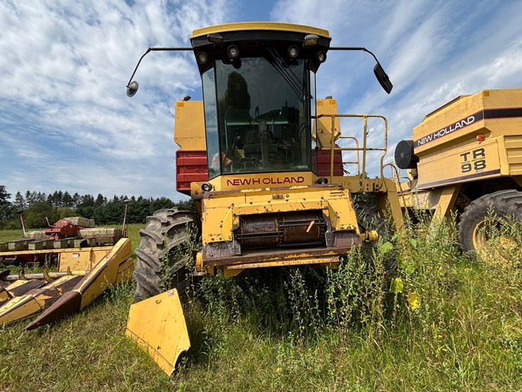 new-holland-tr86-image-2