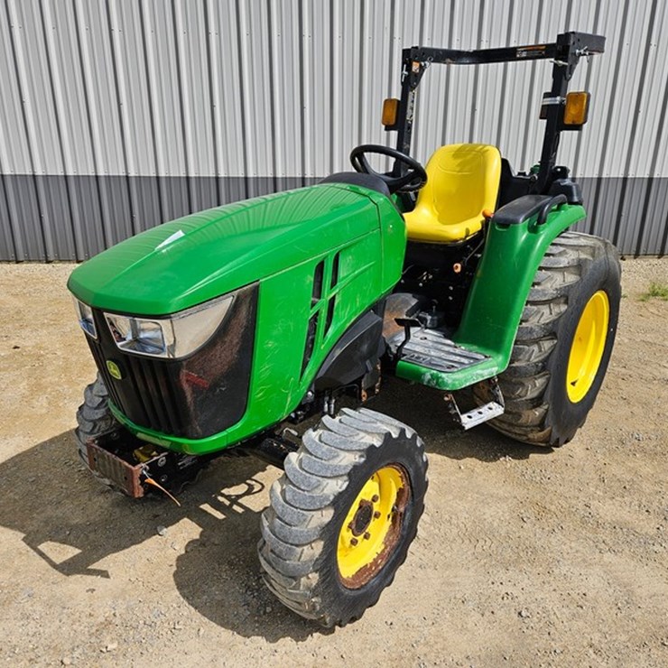 #175 • John Deere 3032 4x4 Tractor