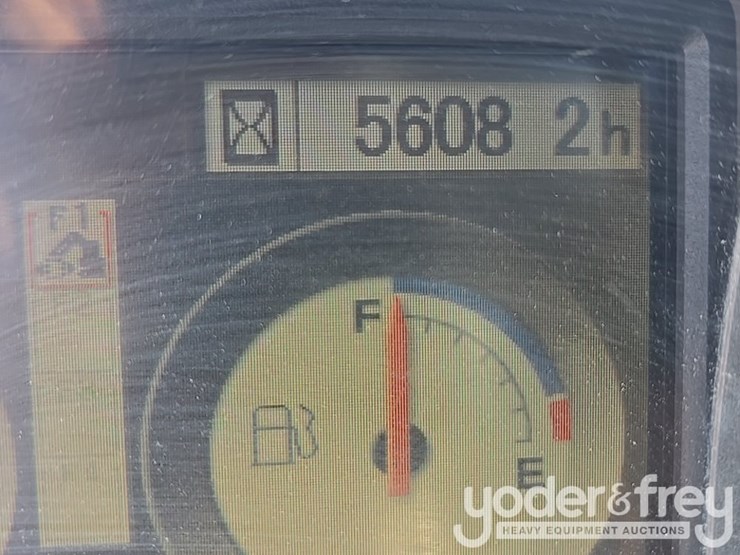 2011-deere-450d-lc-image-90
