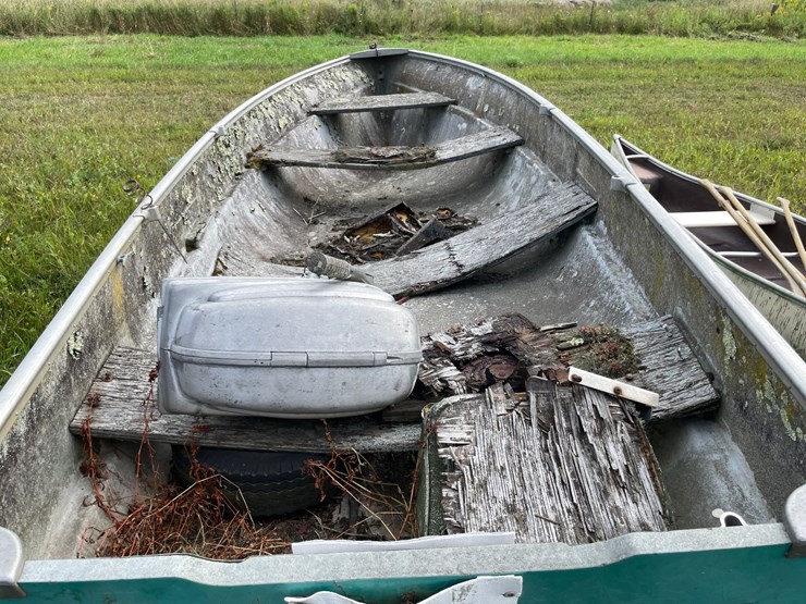 #2653-•-shell-lake-15'-boat-and-motor-(for-parts)-image-10