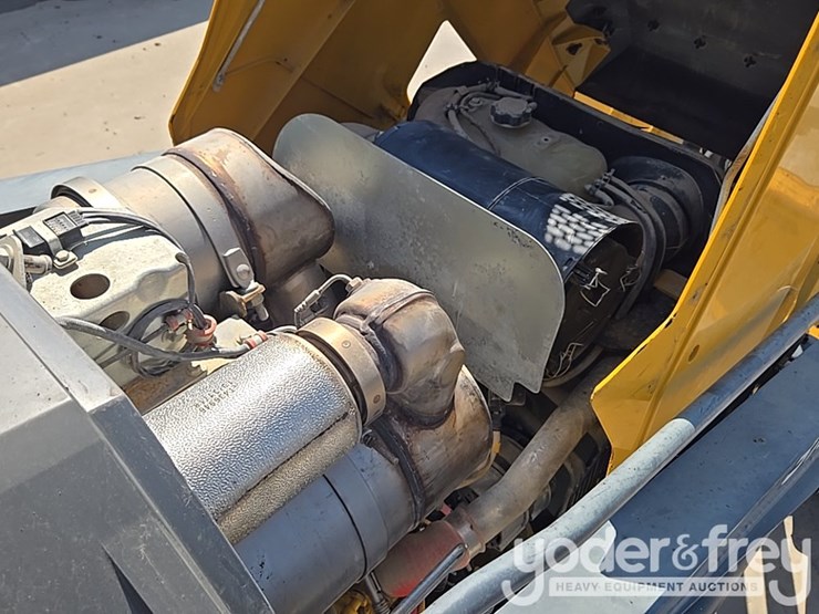 2019-deere-310sl-image-44
