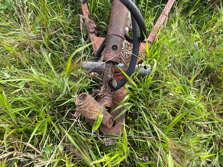 #2625-•-brady-144-(4)-row-stock-chopper-image-26