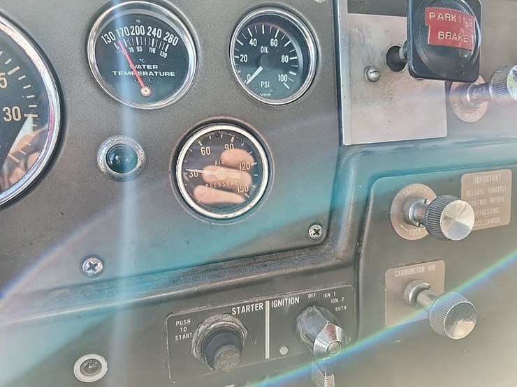 1971-ih-2010a-truck-image-34
