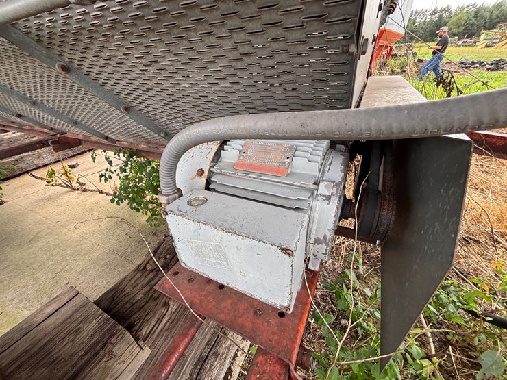 #2585-•-farm-fans-grain-dryer-image-32