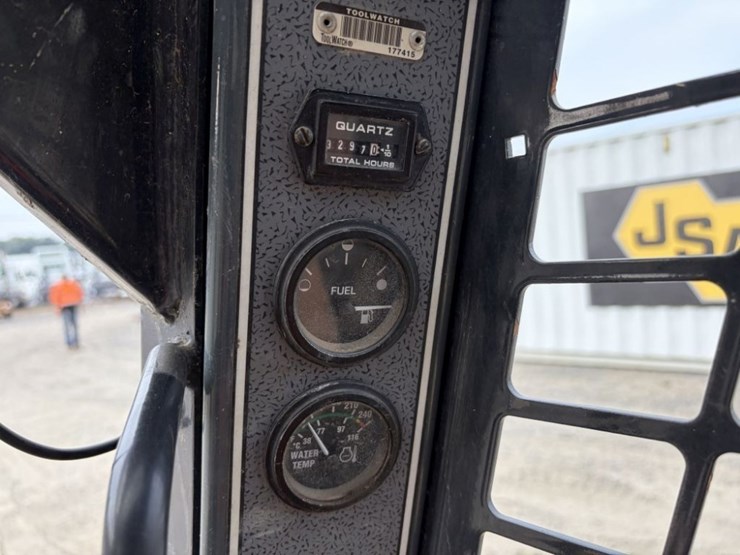yanmar-s220r-image-21