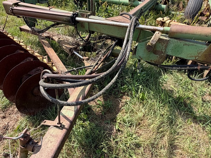 john-deere-220-image-37