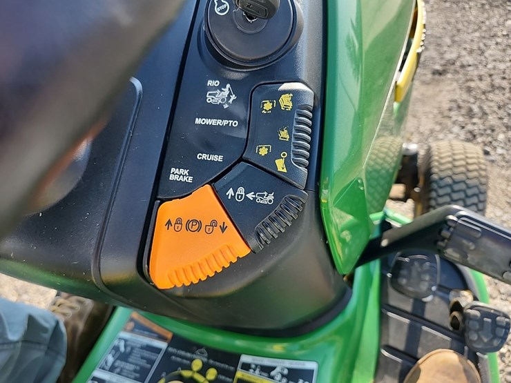 john-deere-x304-image-14