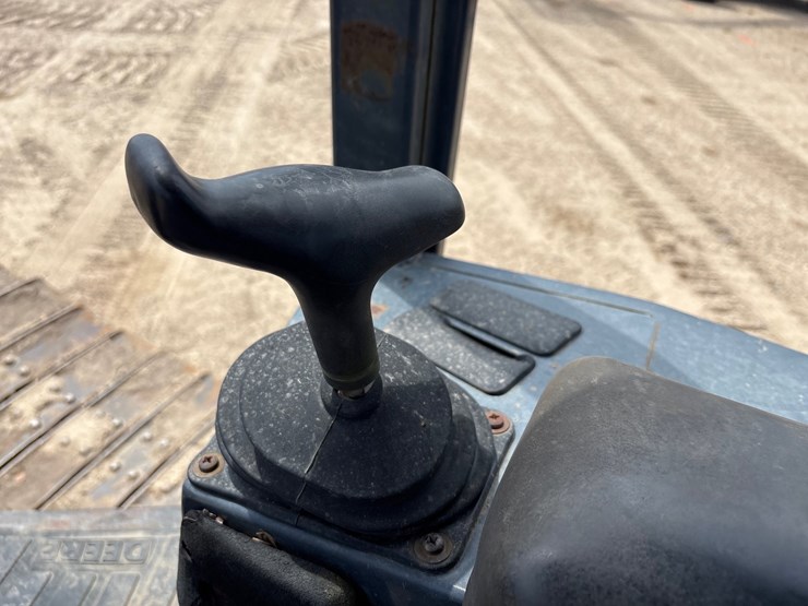 deere-650j-image-17