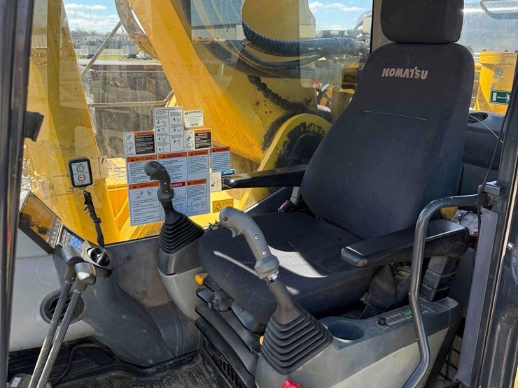 2014-komatsu-pc650-image-22
