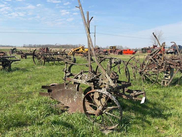 two-bottom-horse-drawn-plow-image-1