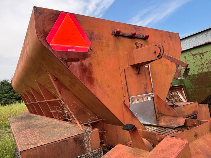 #2650-•-lime-spreader-image-10