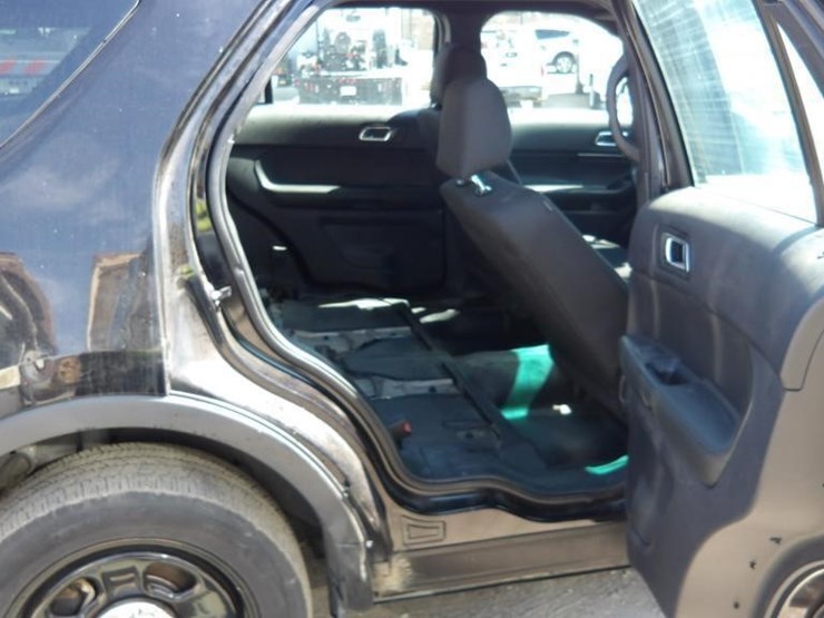 2019-ford-explorer-image-13