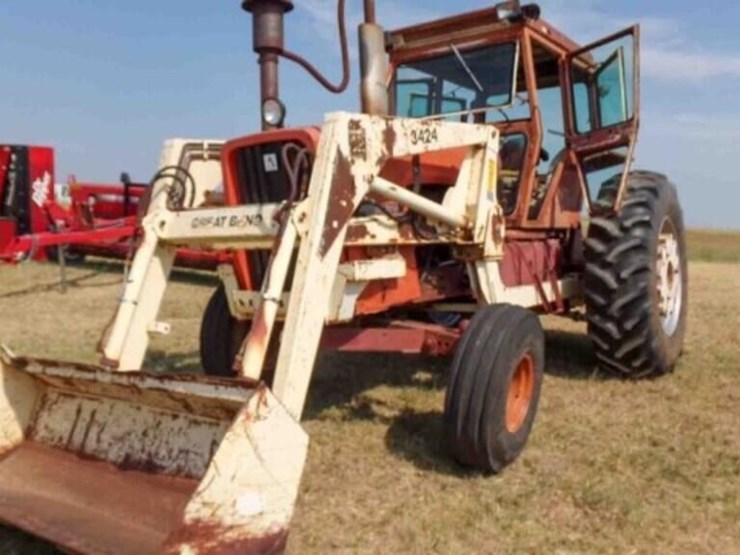 7030-allis-chalmers-2-wheel-drive-tractor-image-1