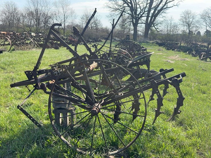 horse-drawn-cultivator-image-6