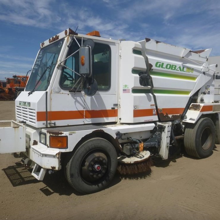 2013 GLOBAL M4 SWEEPER