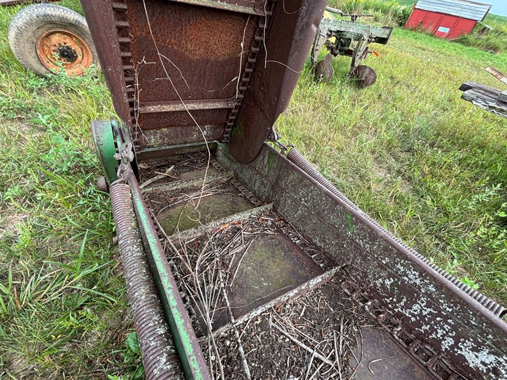 john-deere-300-image-16