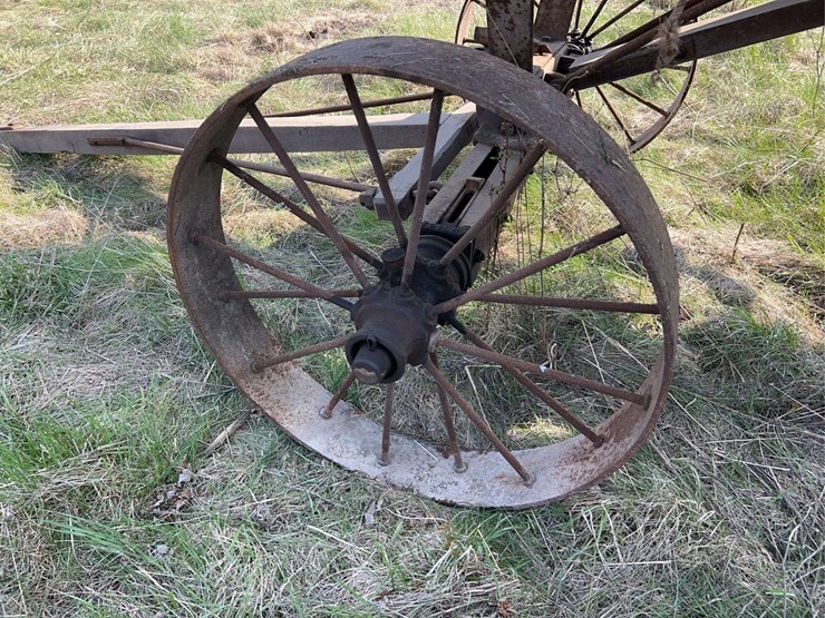 altman-taylor-threshing-machine-image-38