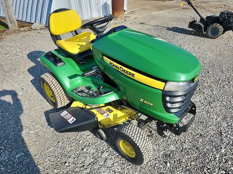 john-deere-x304-image-10