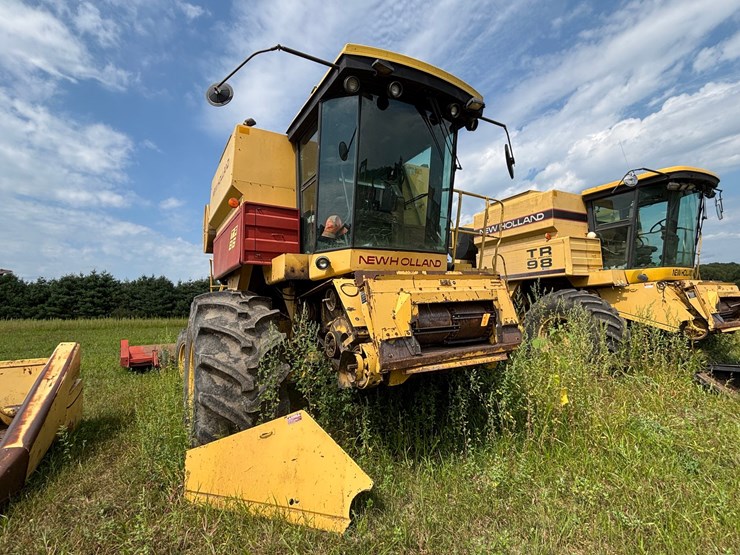 new-holland-tr86-image-3