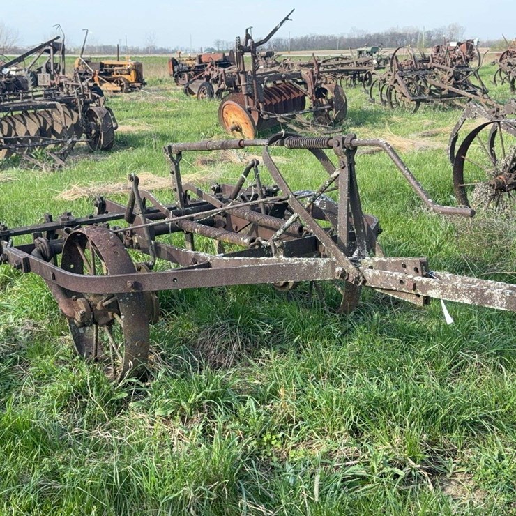 IHC 5 Shank Chisel