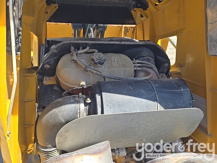 2019-deere-310sl-image-38