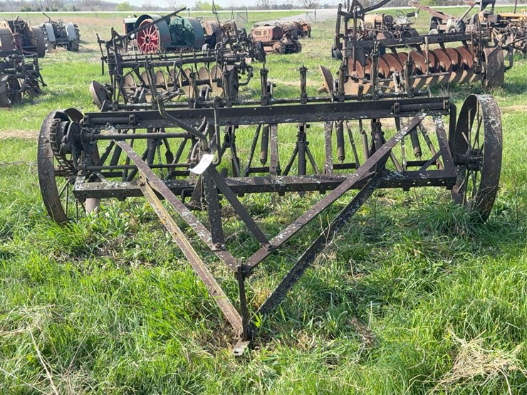 ihc-7ft-field-cultivator-image-8