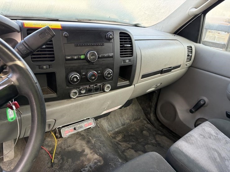 2009-chevrolet-silverado-2500-image-16
