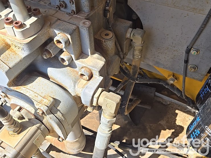 2011-deere-450d-lc-image-42