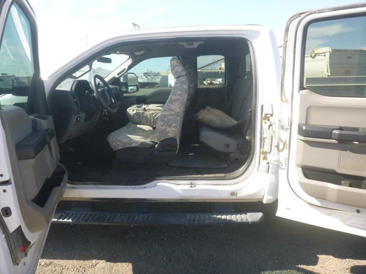 2022-ford-f350-image-8