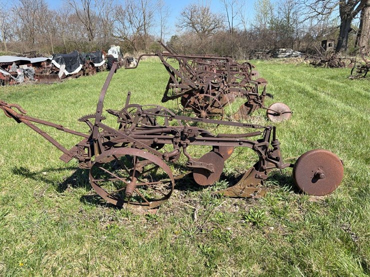 oliver-two-bottom-plow-image-5