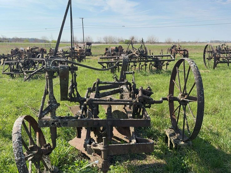 two-bottom-horse-drawn-plow-image-8