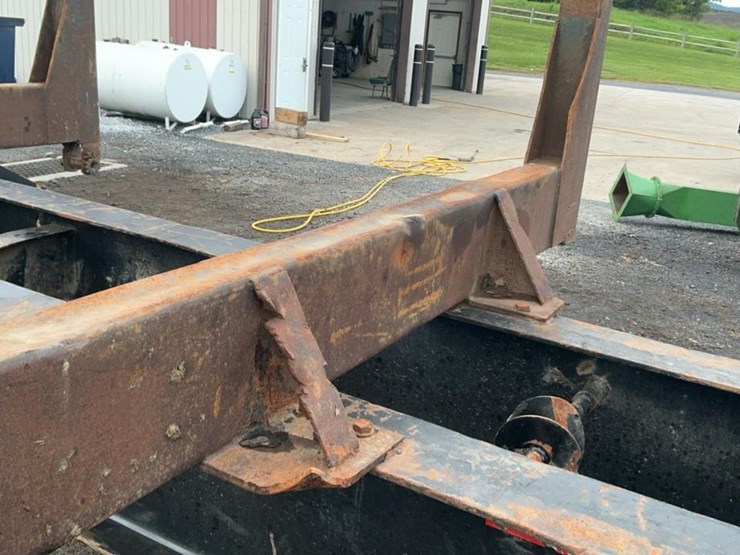 2015-deere-335d-image-41