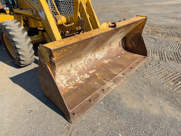 2005-deere-310sg-image-8