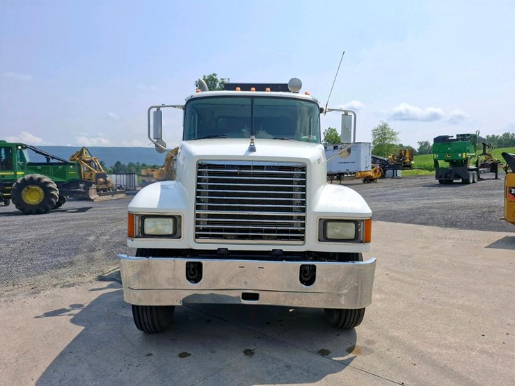 2009-mack-ch613-image-8