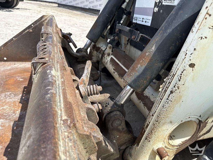 2022-bobcat-t76-image-11